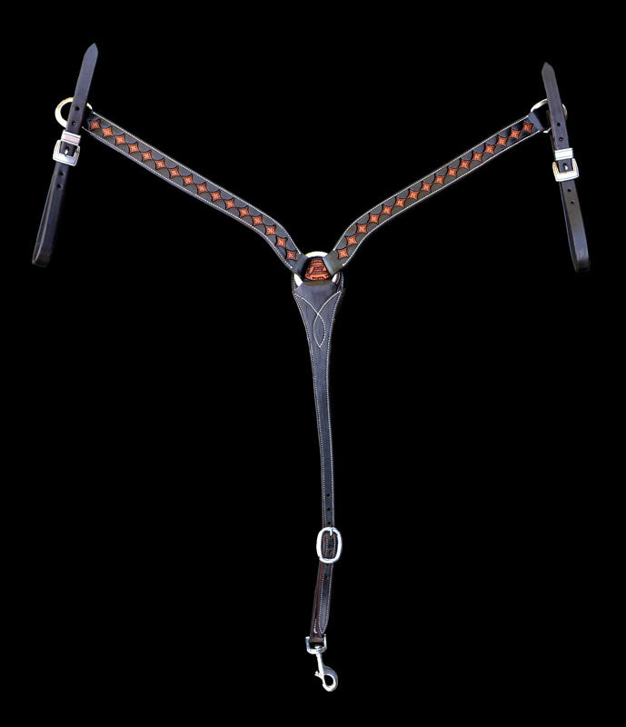 STRAIGHT CLOVER SOLITAIRE BREAST COLLAR